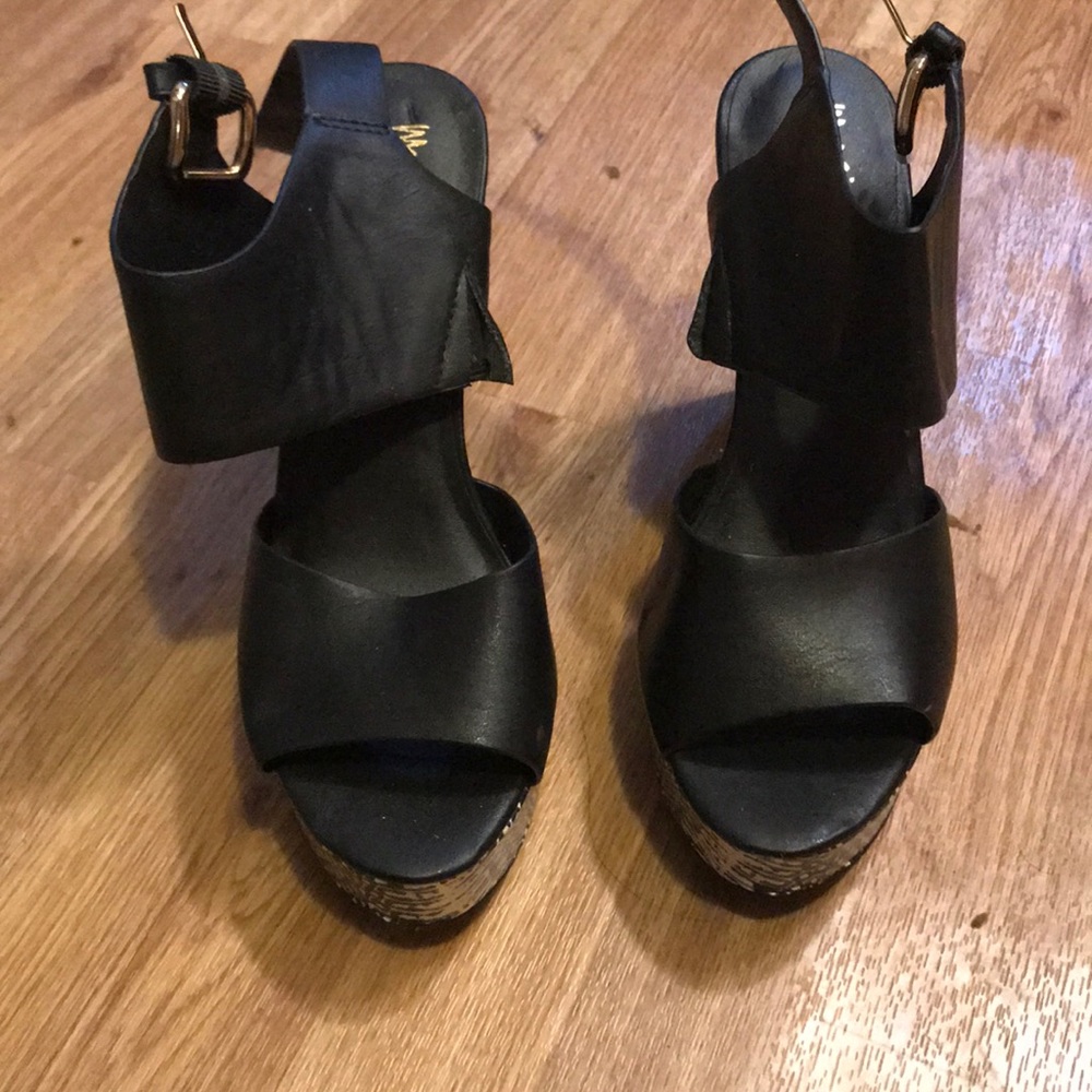 Black and white leather strappy wedges